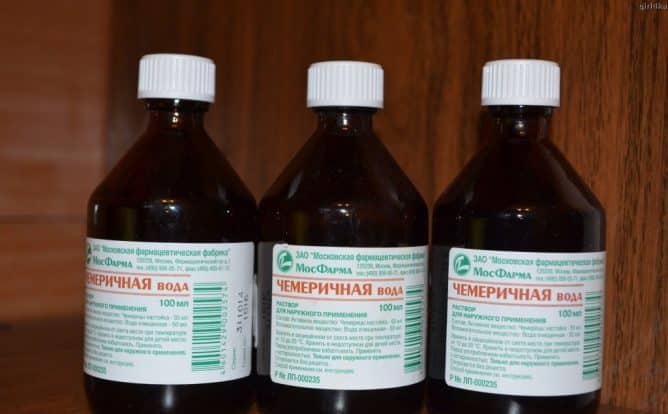 Как проводить лечение педикулеза чемеричной водой?