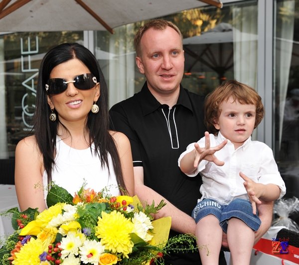 Фото счастливой семьи Фото счастливой семьи