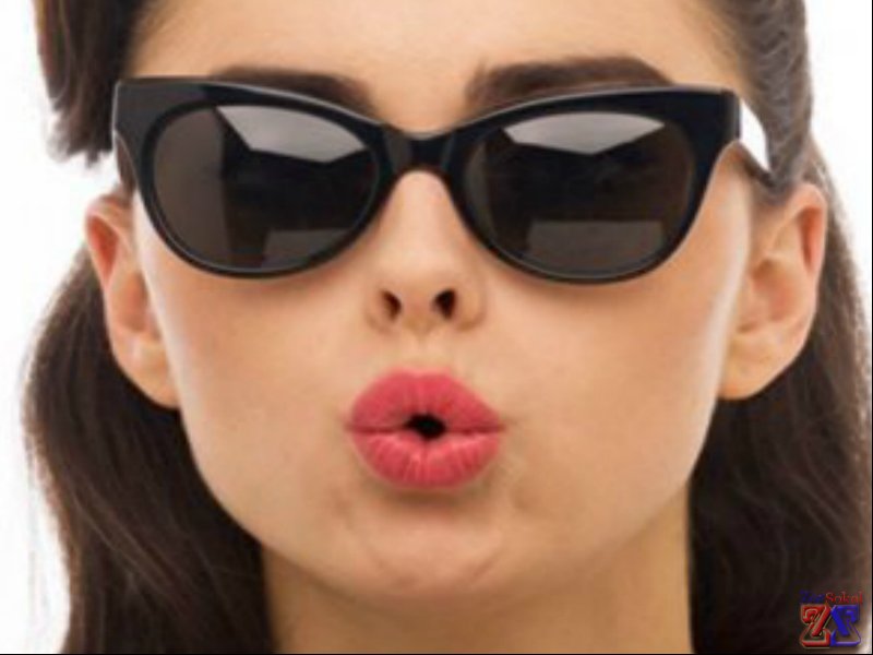 Рекомендуется носить очки от солнца и избегать яркого света Рекомендуется носить очки от солнца и избегать яркого света