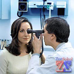 Тщательное обследование глазного дна и сетчатки глаза Тщательное обследование глазного дна и сетчатки глаза