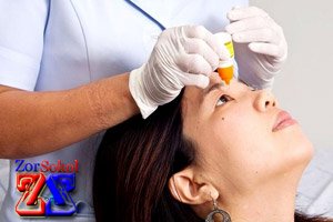 Закапывание капель в глаза Закапывание капель в глаза