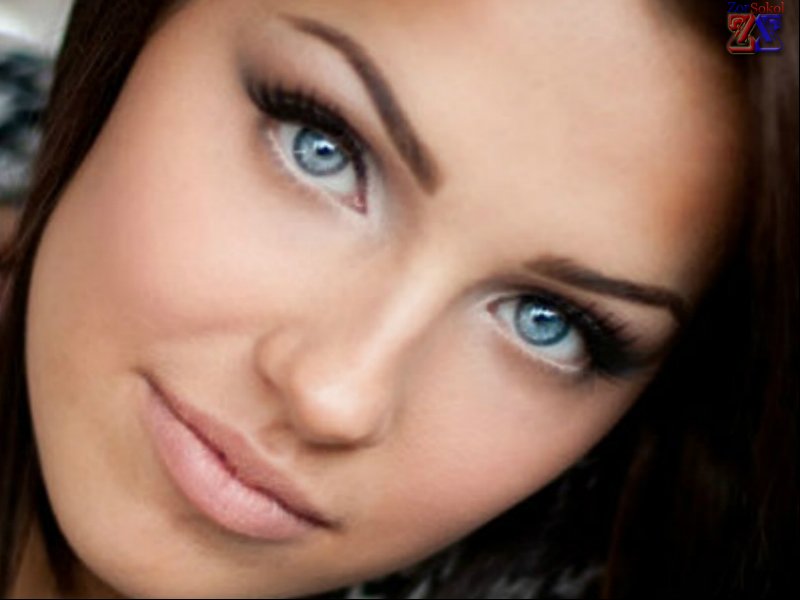 Правильные стрелки помогут визуально расширить глаза Правильные стрелки помогут визуально расширить глаза