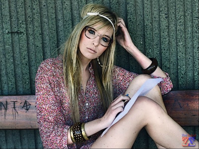 С помощью очков можно создавать разные образы С помощью очков можно создавать разные образы