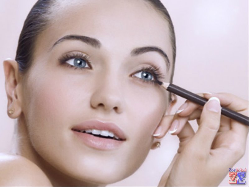 Карандашом помягче нужно закрасить межресничное пространство Карандашом помягче нужно закрасить межресничное пространство